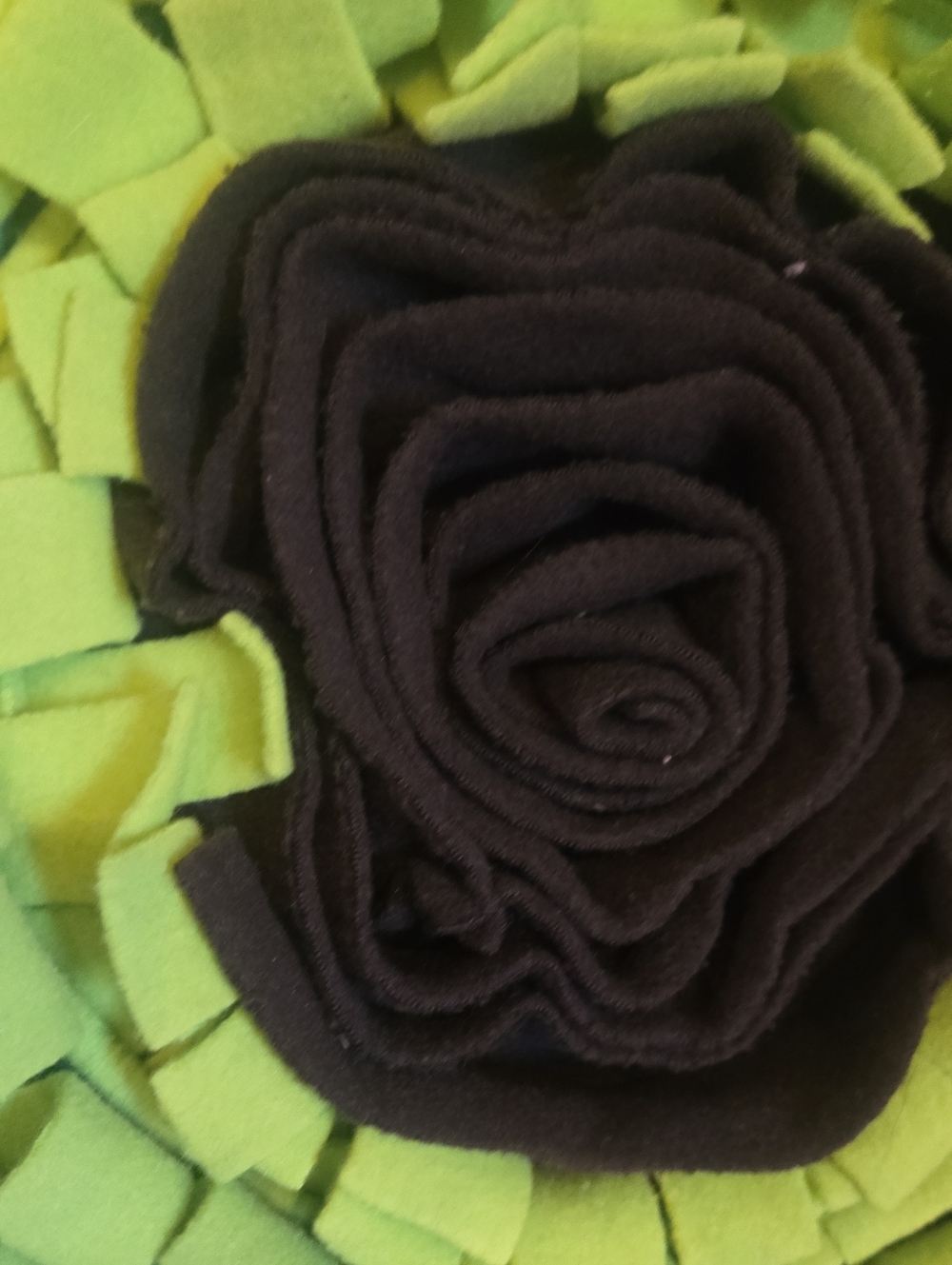 New Avocado Snuffle Play Mat For Pets - Picture 5 of 9